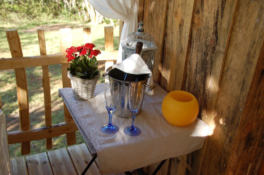 Le Lion D'Or En Perigord Bed and Breakfast Mauzac-et-Grand-Castang Buitenkant foto